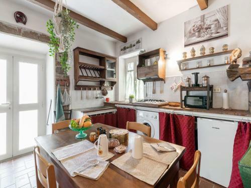 Pleasing Holiday Home In Elmo-sorano With A Whirpool