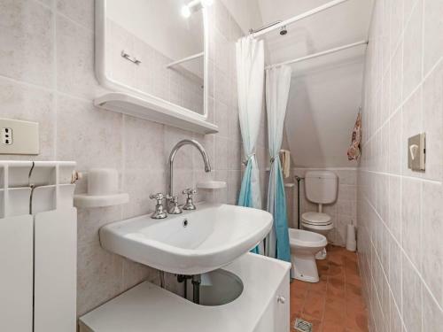 Pleasing Holiday Home In Elmo-sorano With A Whirpool