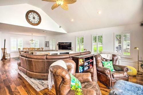 Cedar Creek Lake House With Private Hot Tub!