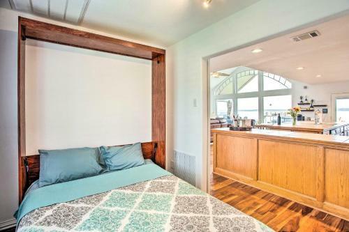 Cedar Creek Lake House With Private Hot Tub!