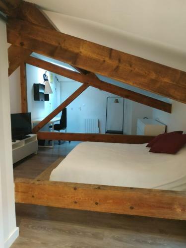 Apartamento Attic One Bedroom Flat In Old Town Lyon