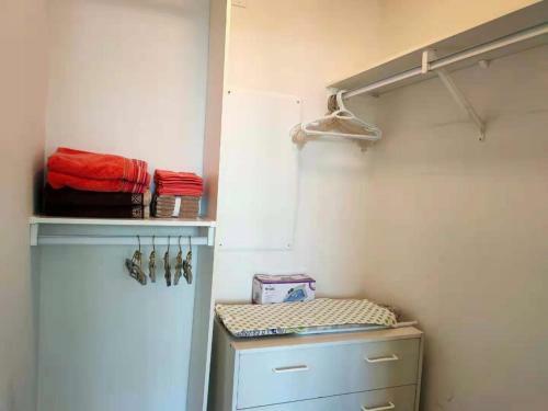 Apartamento Relaxing Condo In Falls Downtown Victoria
