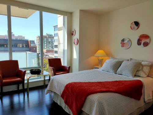 Apartamento Relaxing Condo In Falls Downtown Victoria