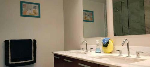 Apartamento Relaxing Condo In Falls Downtown Victoria
