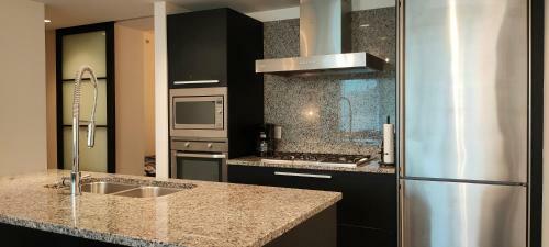 Apartamento Relaxing Condo In Falls Downtown Victoria