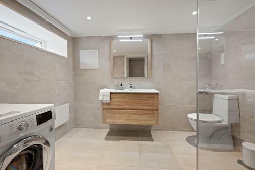 Apartamento Practical Basement Apt With All Home Comforts Close To City Centre