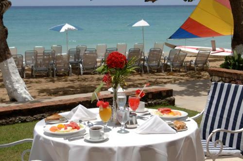 Shaw Park Beach Hotel