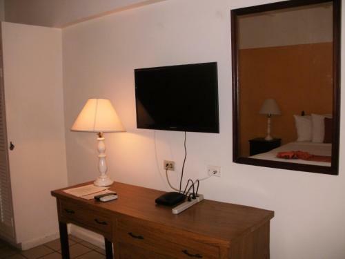 Pineapple Court Hotel
