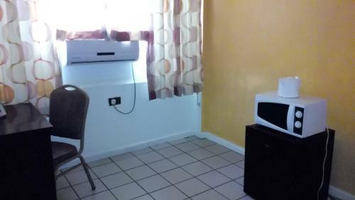 Pineapple Court Hotel