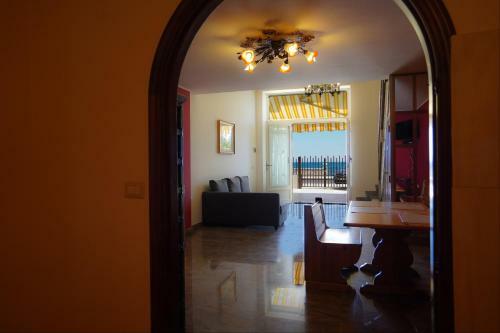 Apartamento Nick & Santo's Holiday Homes Beach Front Lux