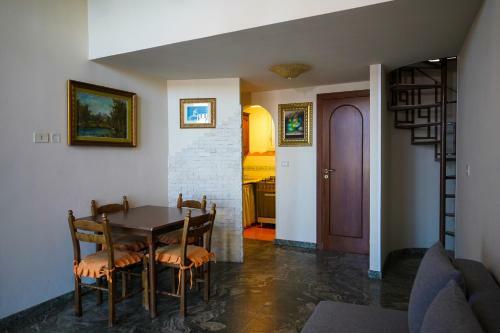 Apartamento Nick & Santo's Holiday Homes Beach Front Lux