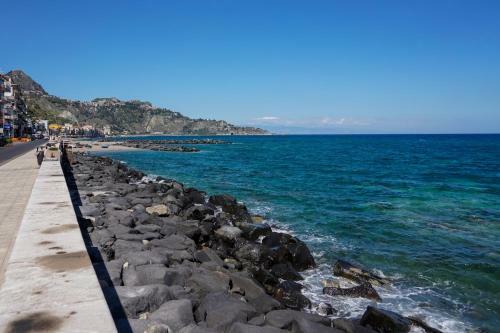 Apartamento Nick & Santo's Holiday Homes Beach Front Lux