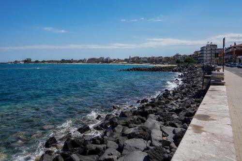Apartamento Nick & Santo's Holiday Homes Beach Front Lux