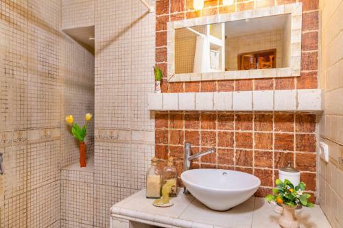 Mallorca Traditional Townhouse Holiday In Llubi