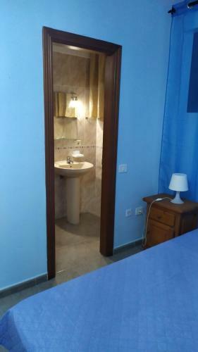 Big Room With Private Bathroom In Los Cristianos