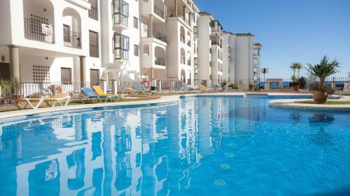 Lovely 2-bed Apartment In Marina de La Duquesa