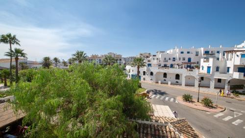 Lovely 2-bed Apartment In Marina de La Duquesa