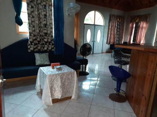 Hostal Burg Ann's Villa