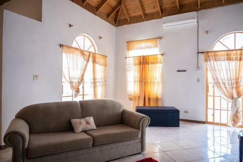 Hostal Burg Ann's Villa