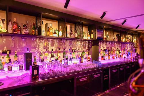 Hotel Tomorri