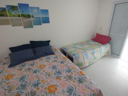 Casa Em Condom�nio A 100 Metros Da Praia.