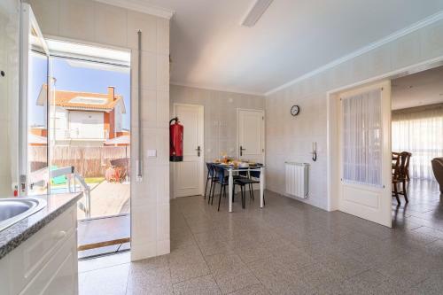 Marinhas - Moradia V4 Com Piscina E Pr�ximo Da Praia - Esposende