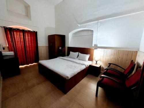 Hostal Room In Lodge - Duplex Suite 1 - Enjoy Your Ultimate Workations