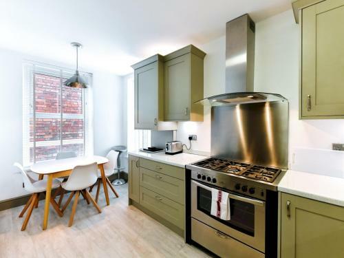 Pass The Keys Stunning 2 Bedroom Apartment In Uplands