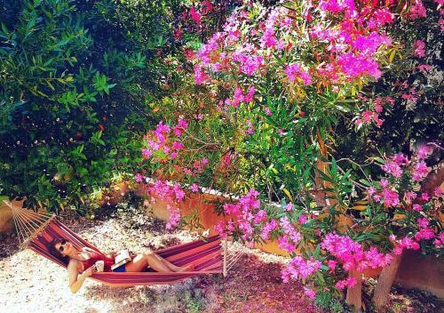 Family Apartment With Shared Garden, 4min To Beach