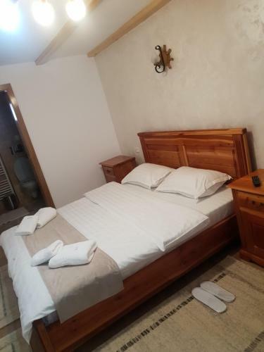 Hostal Green Forest Bran House