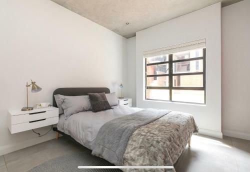 Trendy Melrose Apartment