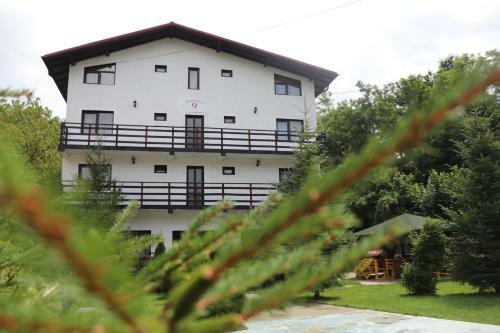 Hostal Pensiunea Q
