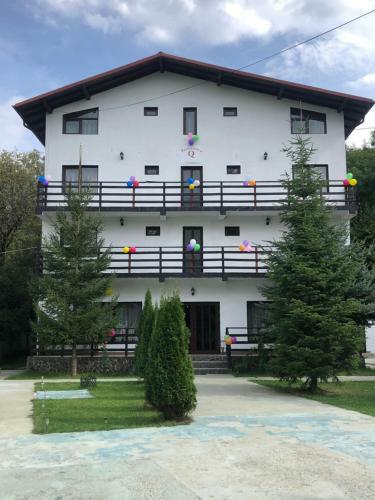 Hostal Pensiunea Q