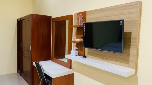 Asmi Hotel