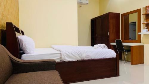 Asmi Hotel