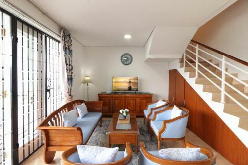 Villa Keluarga Resor Dago Pakar Bandung - Dengan View Bukit