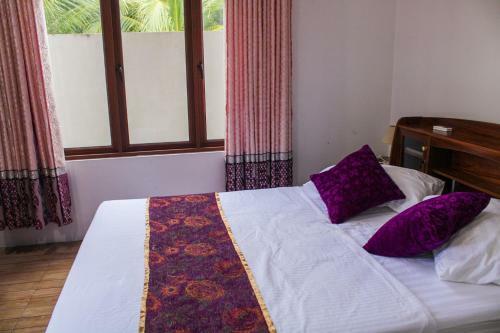 Hostal Five Ens Lodge