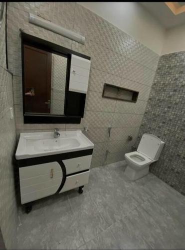 Best And Unique 4 Bedroom Home With Free Parking