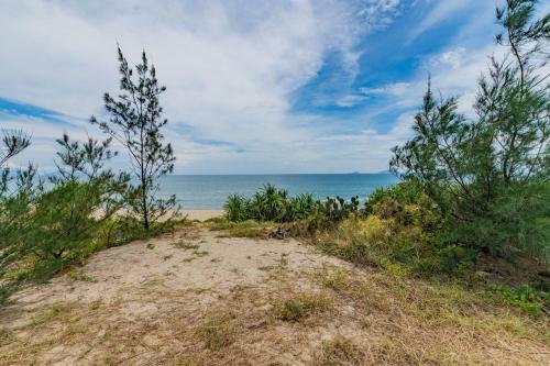An Bang Beachfront May Villa
