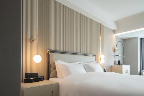 Hotel ????????