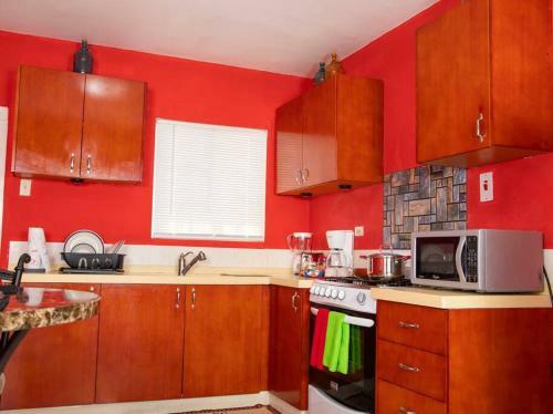 Peace Vacation Home: 2br+wifi+ocean View+rental Car