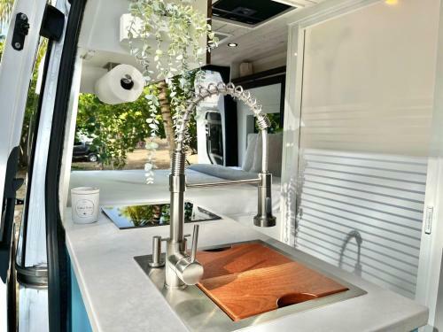 Van Del Sol - Stay Where It Moves You With Merci