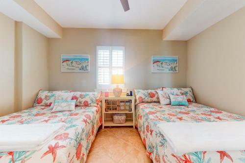 Hotel Regency Isle 305