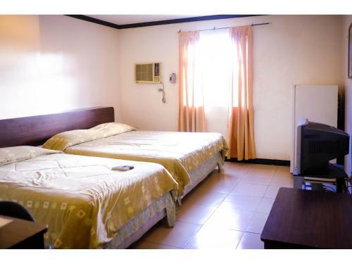 Crowne Garden Hotel