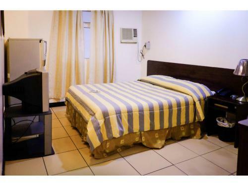 Crowne Garden Hotel