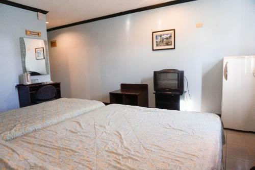 Crowne Garden Hotel