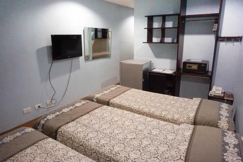 Crowne Garden Hotel
