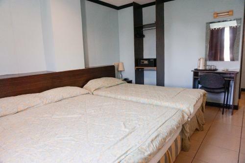 Crowne Garden Hotel