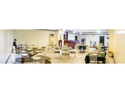Crowne Garden Hotel