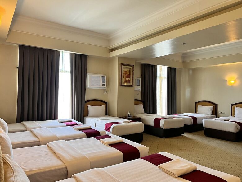 Sarrosa International Hotel And Residential Suites